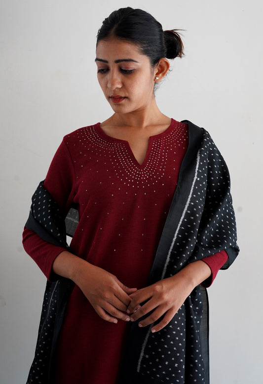 Knit Badla Slit Neck Kurti