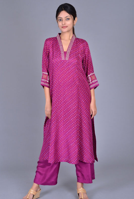 Purple V Neck Silk Bandhani Ensemble