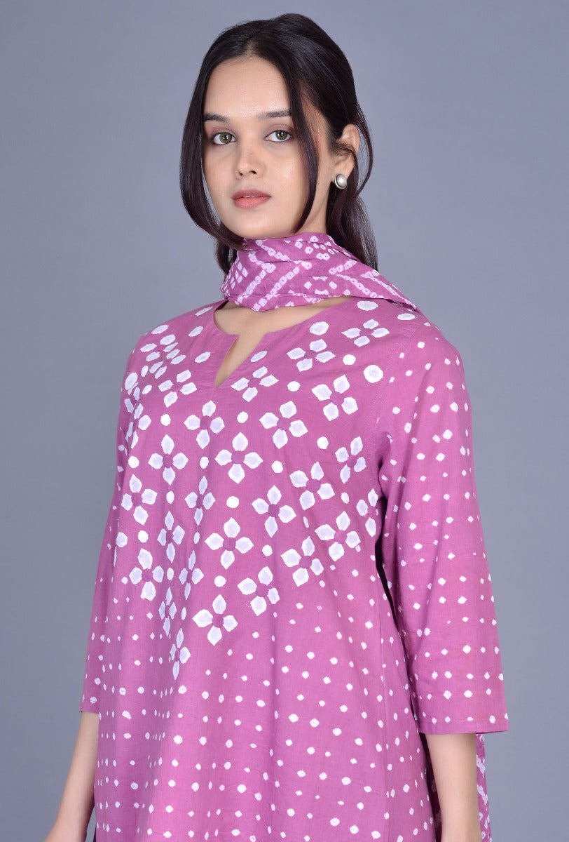 Pink Cotton Bandhani Flower Applique Ensemble