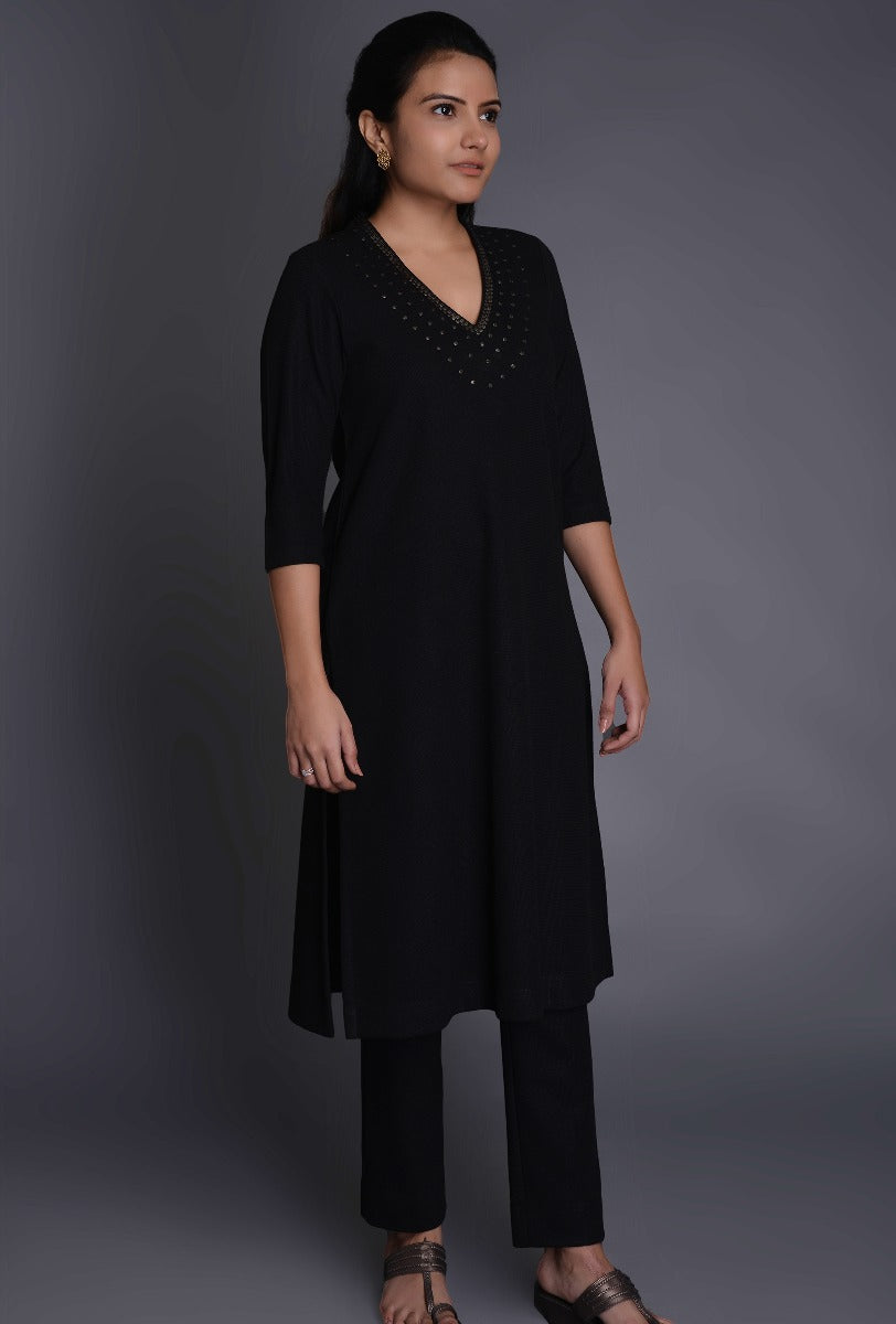 Black Knit Raised Neck Tunic-Pants ensemble