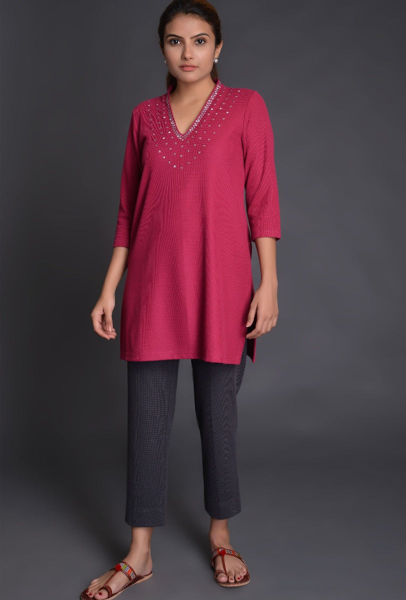 Knit Raised V Neck Kurti with 5 Line Tikki