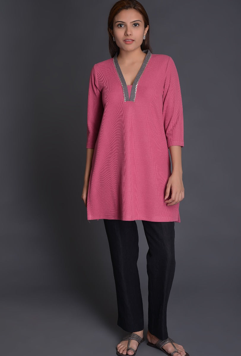 Pink Knit Contrast Collar Kurti with One Line Tikki