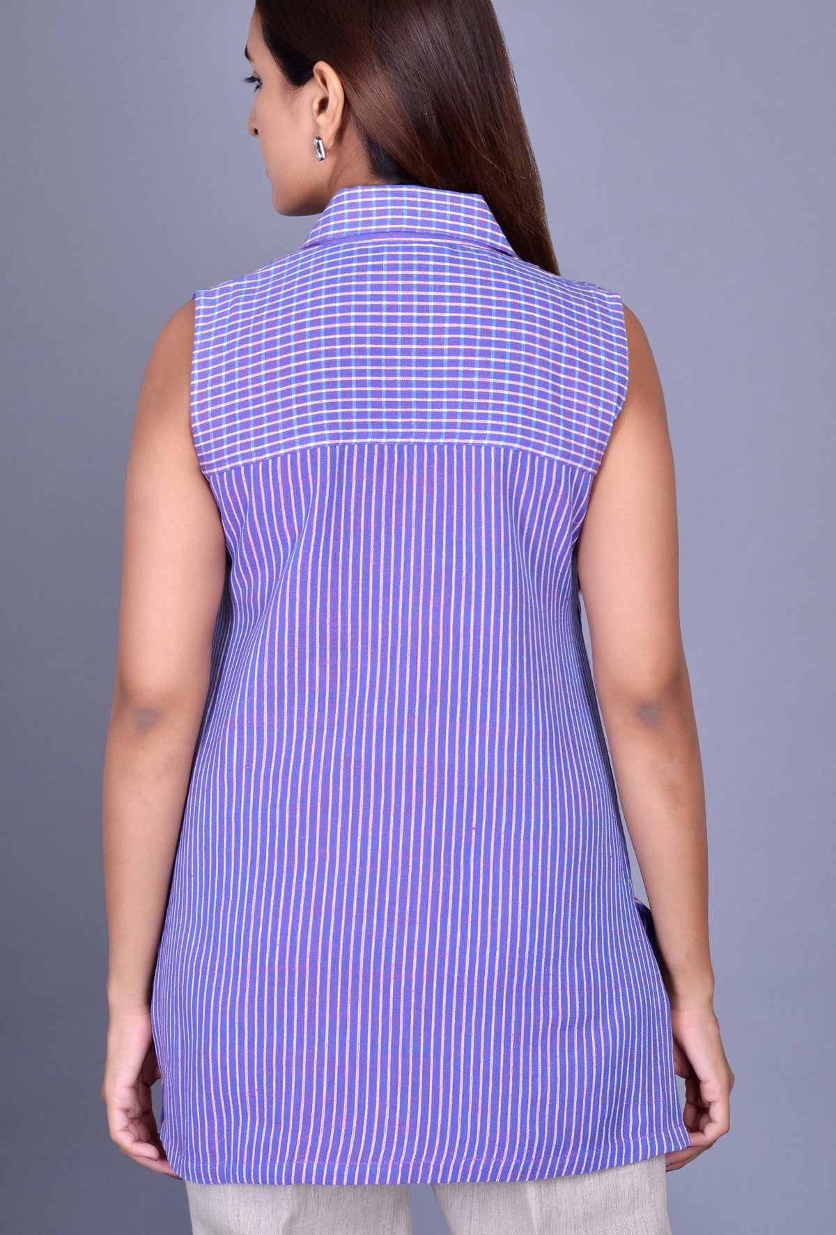 Sleeveless kala cotton shirt
